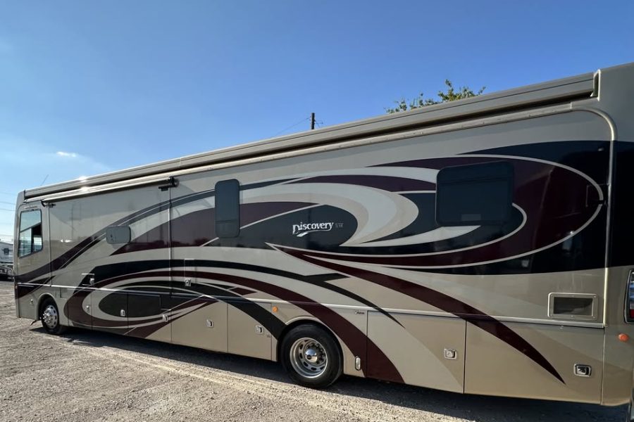2017 Fleetwood Discovery 40G