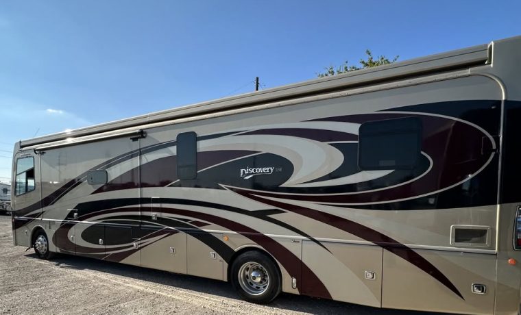 2017 Fleetwood Discovery 40G