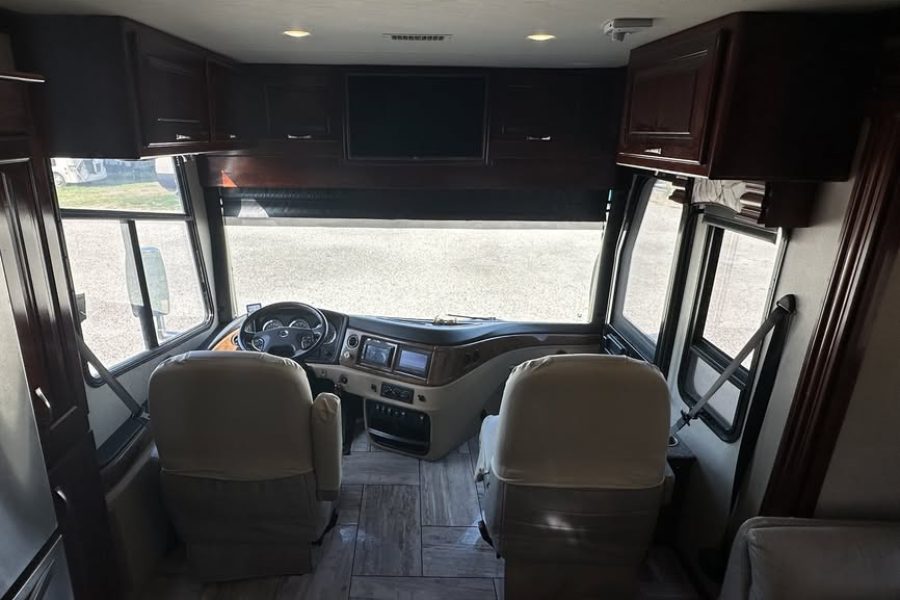2017 Fleetwood Discovery 40G