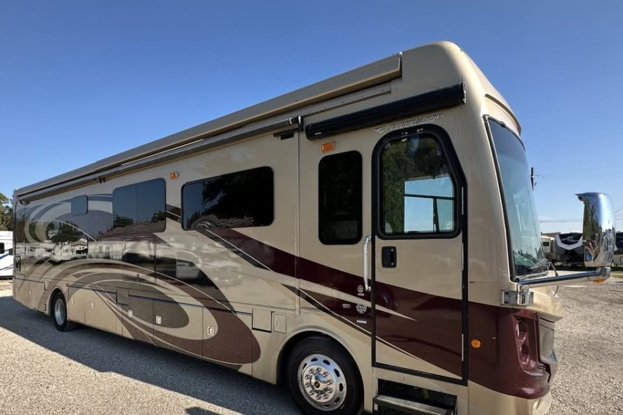 2017 Fleetwood Discovery 40G