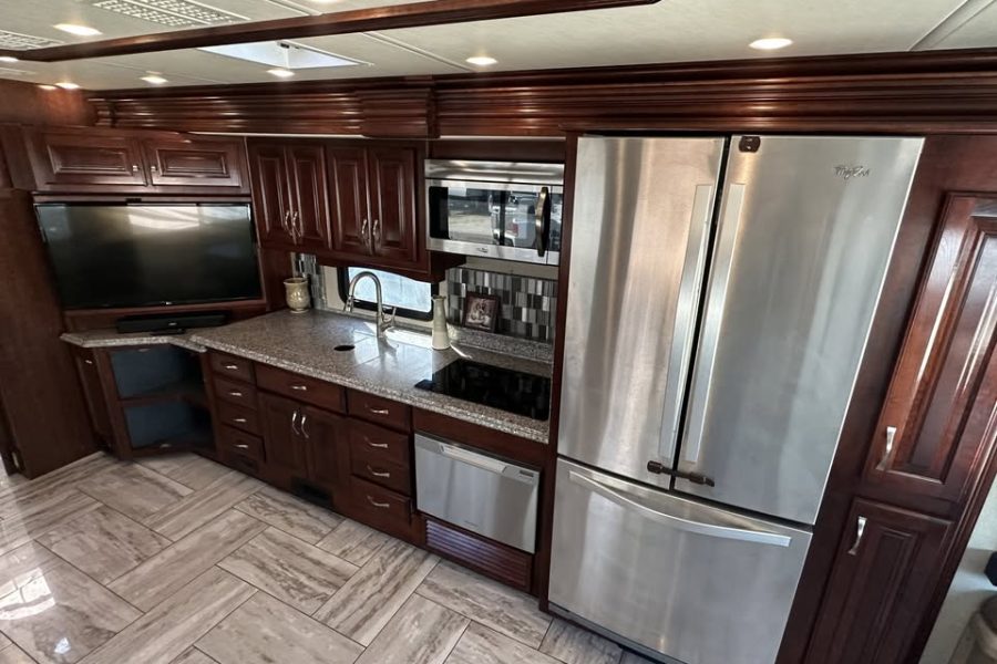 2017 Fleetwood Discovery 40G