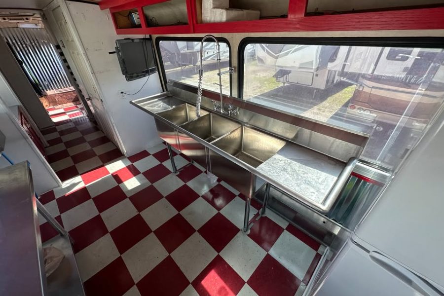 1994 MCI food / bbq bus