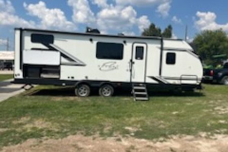 Preparing for Your First RV Trip: A Complete Checklist for New Travelers